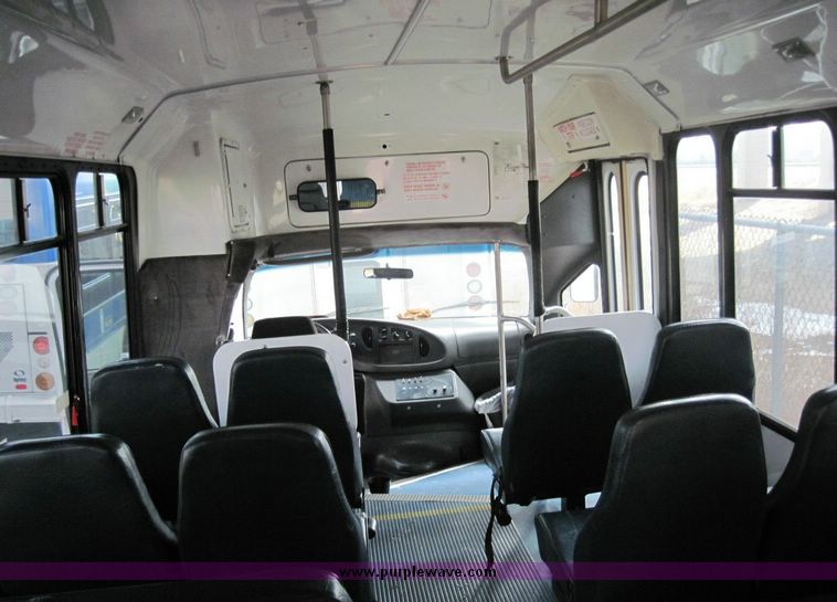 image for item 4676 2003 Ford E450 Super Duty El Dorado Paratransit van