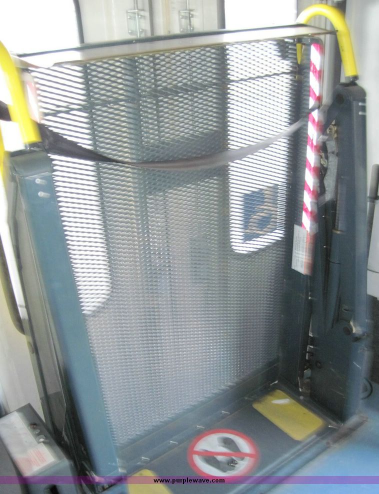 image for item 4677 2003 Ford E450 Super Duty El Dorado Paratransit van
