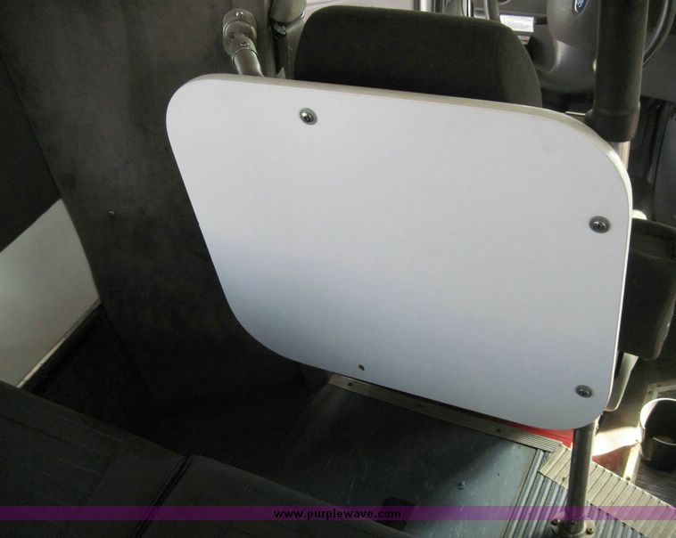 image for item 4677 2003 Ford E450 Super Duty El Dorado Paratransit van