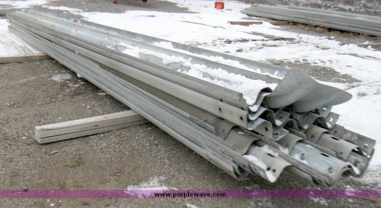 image for item 1021 (30) guard rail sections
