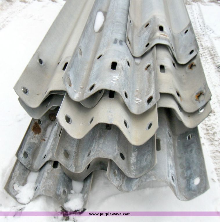 image for item 1025 (30) guard rail sections