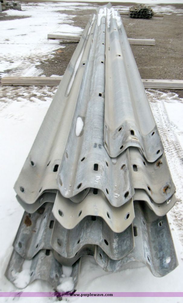 image for item 1027 (30) guard rail sections
