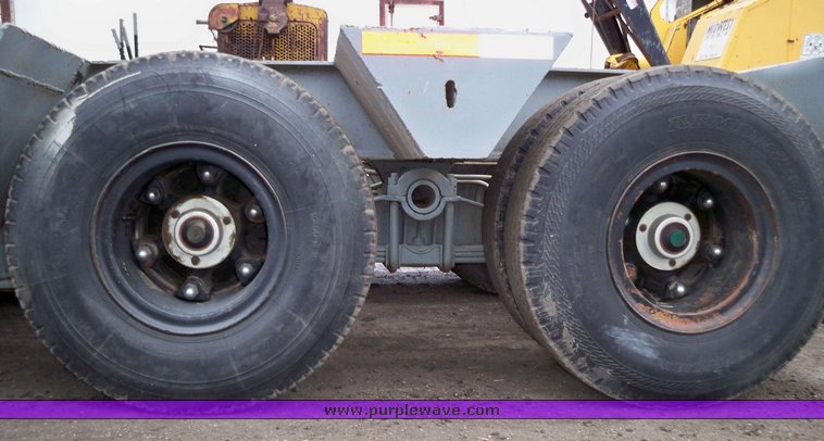 image for item 1151 1964 Smithco lowboy gooseneck trailer