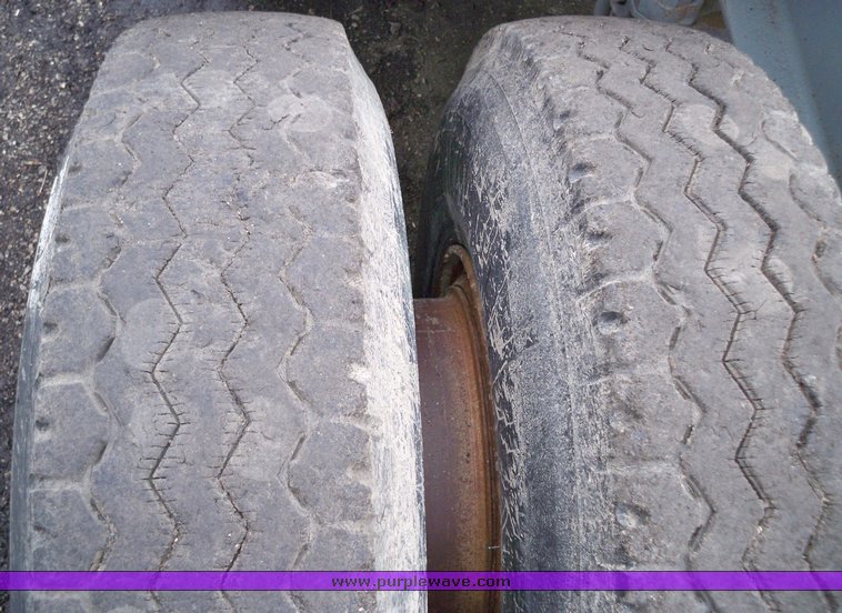 image for item 1151 1964 Smithco lowboy gooseneck trailer