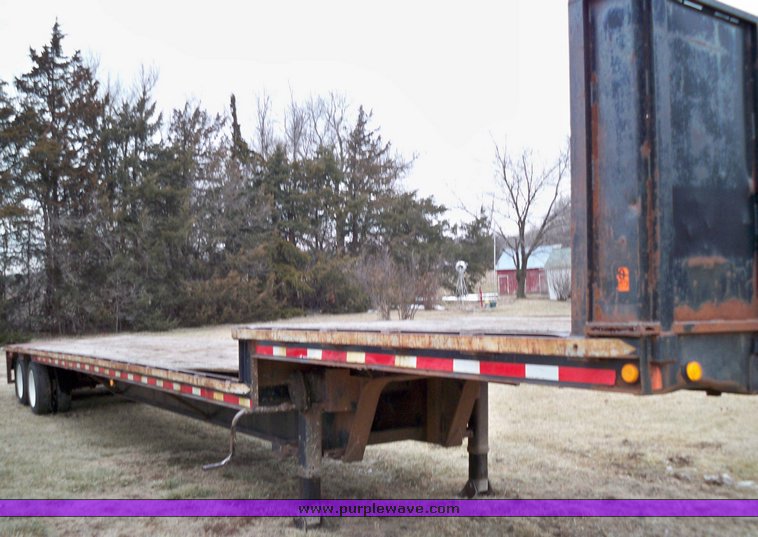 image for item 1152 1987 Landoll dropdeck trailer