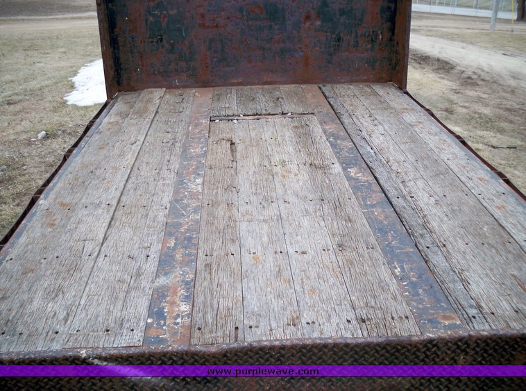 image for item 1152 1987 Landoll dropdeck trailer