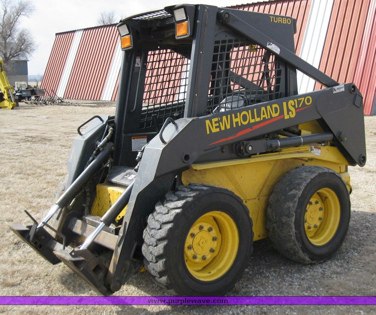 image for item 1752 2004 New Holland LS170 skid steer