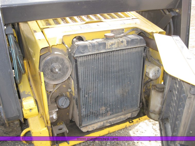 image for item 1752 2004 New Holland LS170 skid steer