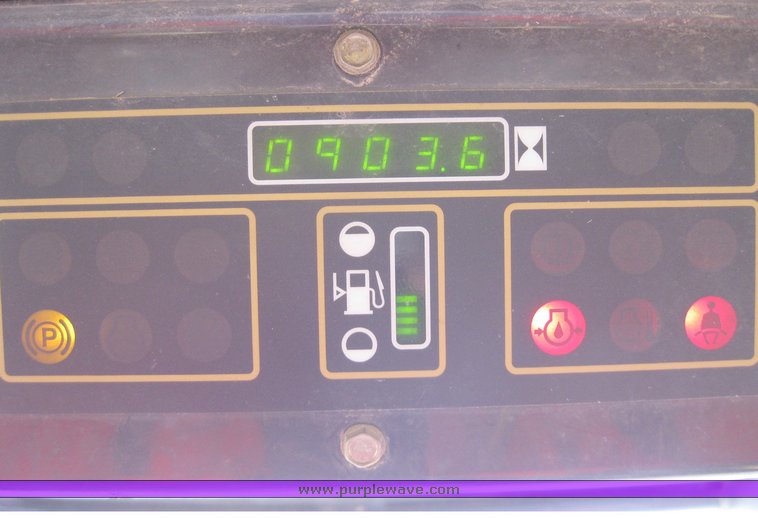 image for item 1752 2004 New Holland LS170 skid steer