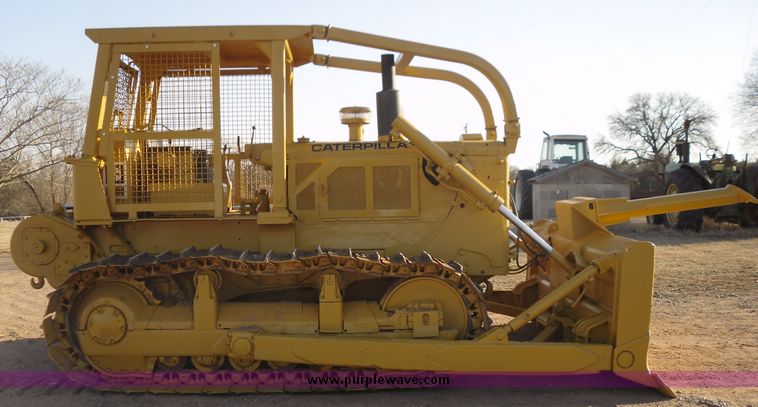 image for item 2001 1973 Caterpillar D6C dozer