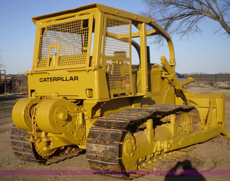 image for item 2001 1973 Caterpillar D6C dozer
