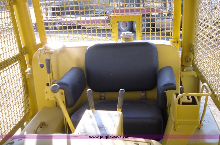 image for item 2001 1973 Caterpillar D6C dozer