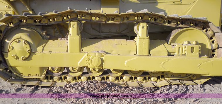 image for item 2001 1973 Caterpillar D6C dozer