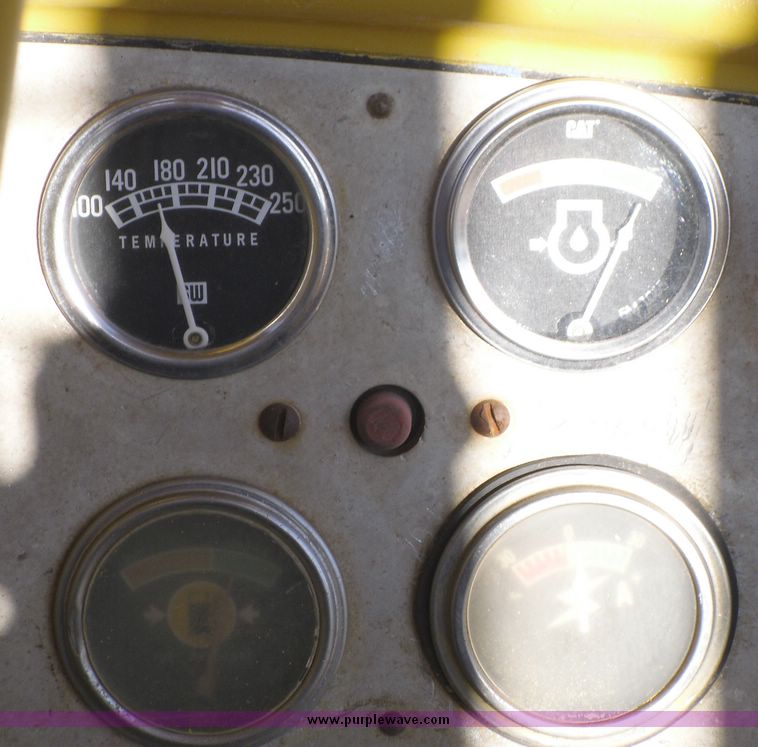 image for item 2001 1973 Caterpillar D6C dozer