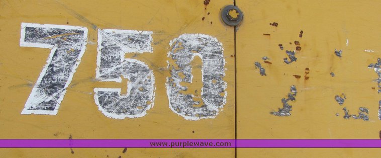 image for item 3180 1995 John Deere 750B crawler dozer