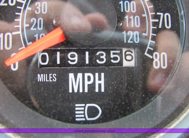 image for item 3204 1987 Mack R688ST tandem axle dump truck