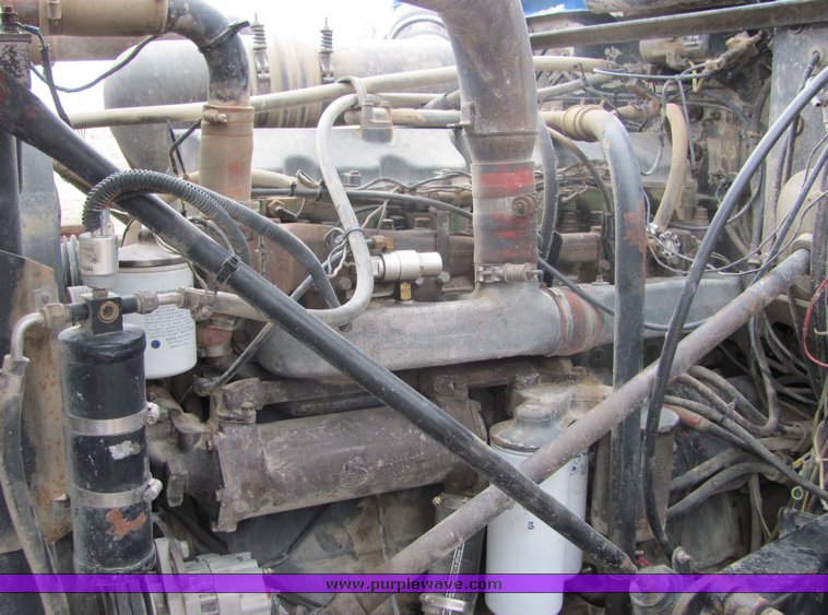 image for item 3204 1987 Mack R688ST tandem axle dump truck