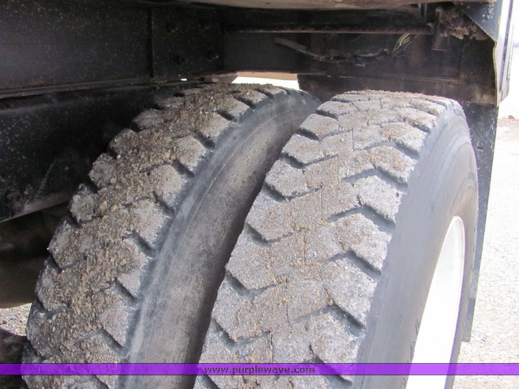 image for item 3204 1987 Mack R688ST tandem axle dump truck