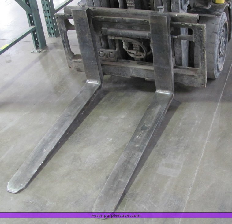 image for item 3316 Hyster 30 Fortis forklift