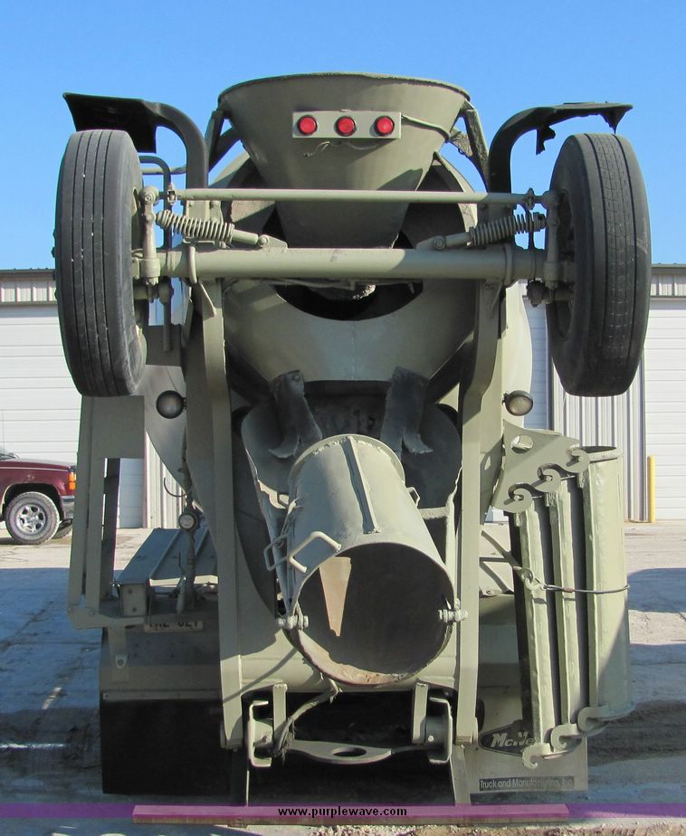 image for item 3422 1994 Mack RD690S concrete truck