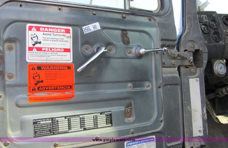 image for item 3422 1994 Mack RD690S concrete truck