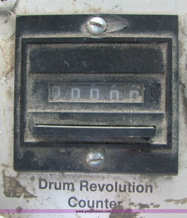 image for item 3422 1994 Mack RD690S concrete truck