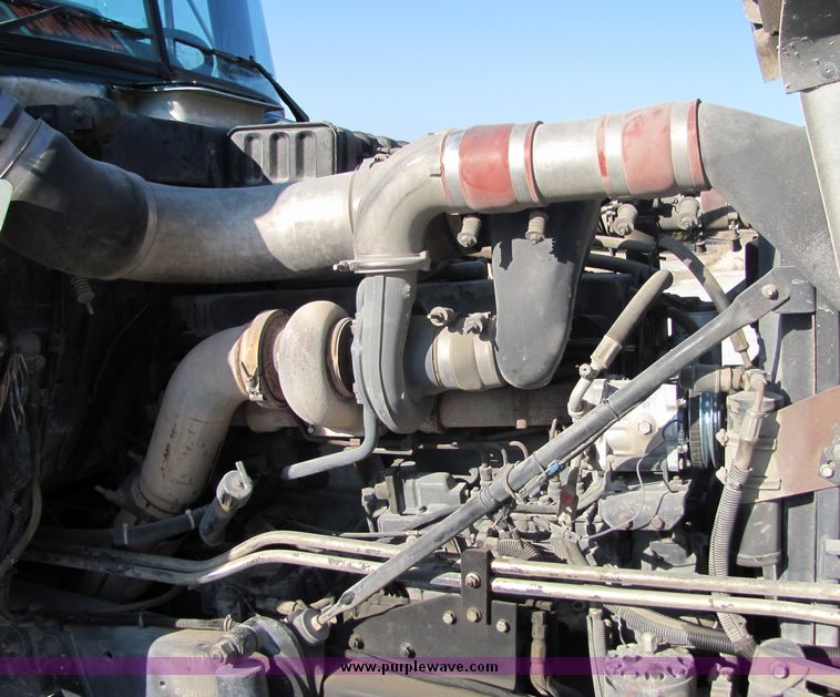 image for item 3422 1994 Mack RD690S concrete truck