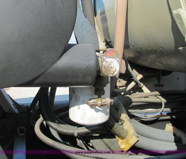 image for item 3422 1994 Mack RD690S concrete truck