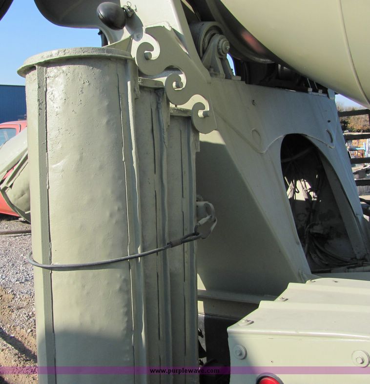 image for item 3422 1994 Mack RD690S concrete truck