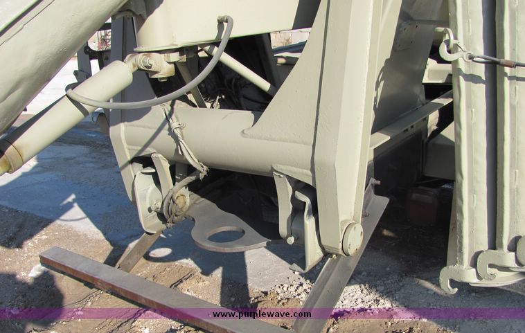 image for item 3422 1994 Mack RD690S concrete truck