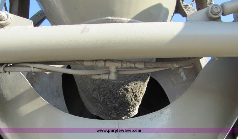 image for item 3422 1994 Mack RD690S concrete truck