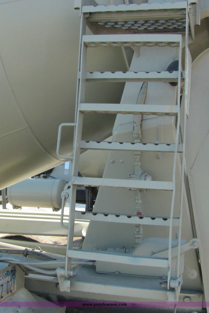 image for item 3422 1994 Mack RD690S concrete truck