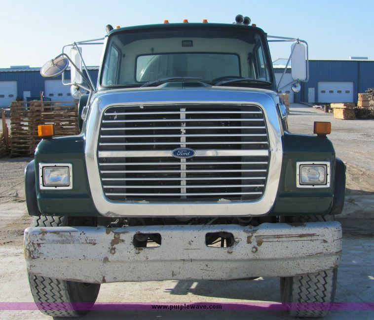 image for item 3423 1994 Ford LT8000 concrete truck