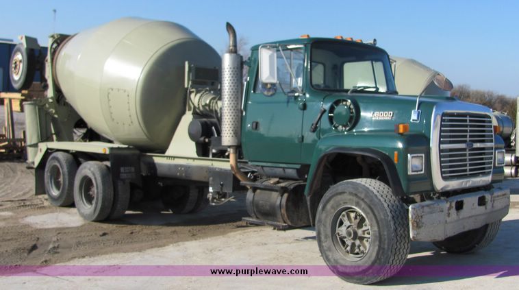 image for item 3423 1994 Ford LT8000 concrete truck