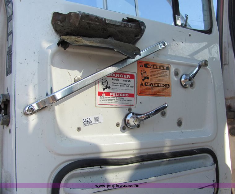 image for item 3423 1994 Ford LT8000 concrete truck