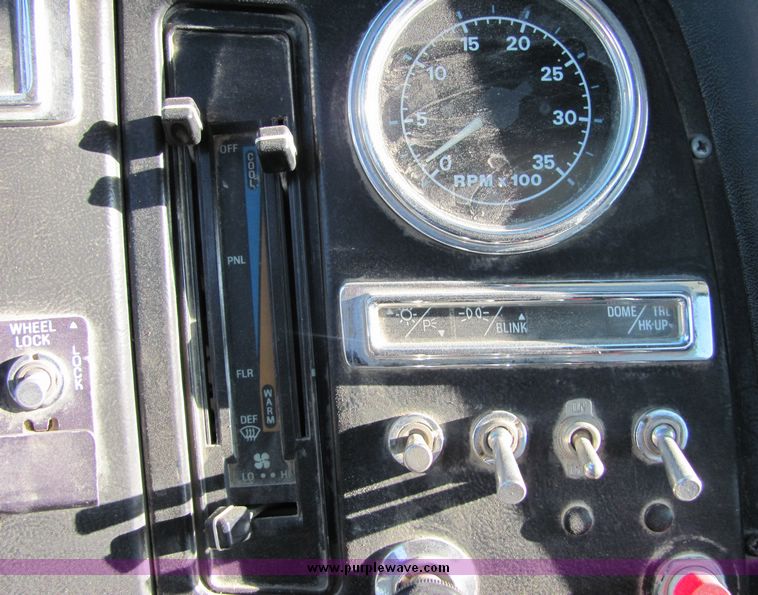 image for item 3423 1994 Ford LT8000 concrete truck