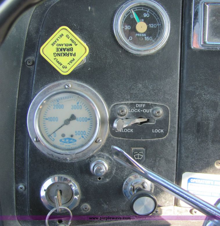 image for item 3423 1994 Ford LT8000 concrete truck