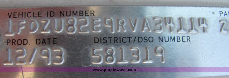 image for item 3423 1994 Ford LT8000 concrete truck