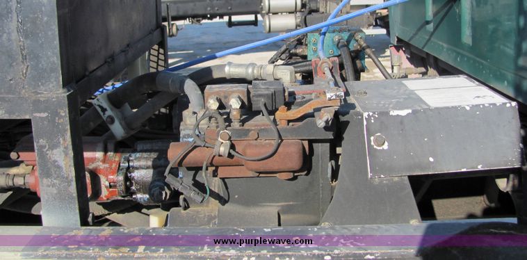 image for item 3423 1994 Ford LT8000 concrete truck