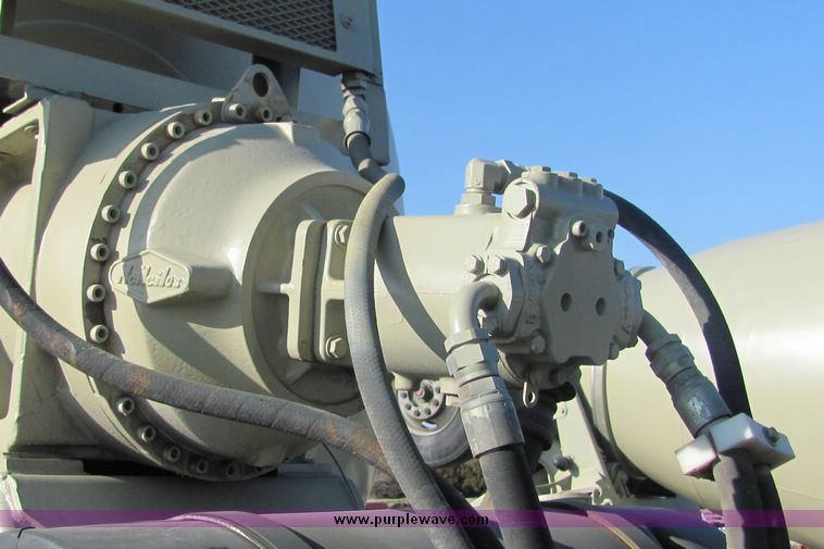 image for item 3423 1994 Ford LT8000 concrete truck