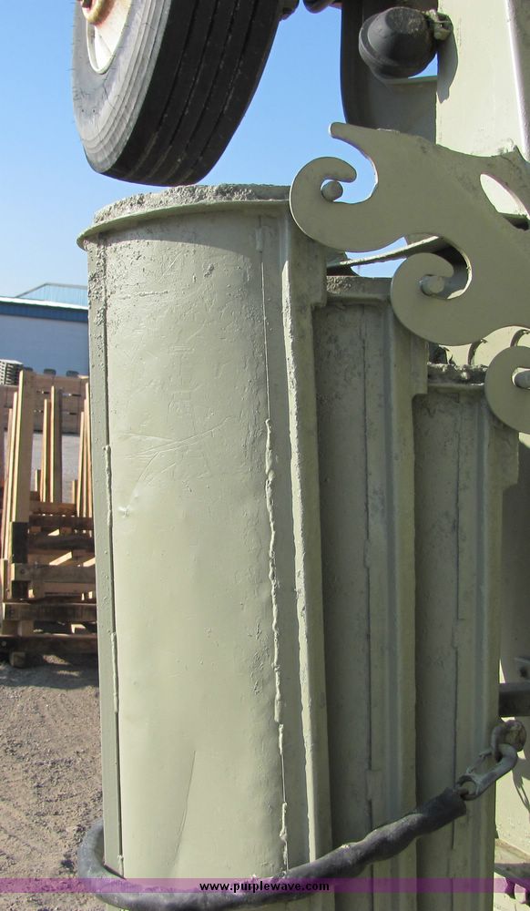 image for item 3423 1994 Ford LT8000 concrete truck