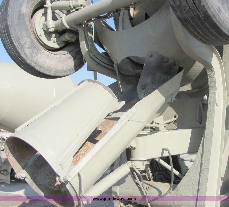 image for item 3423 1994 Ford LT8000 concrete truck