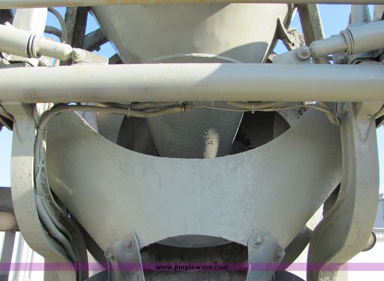 image for item 3423 1994 Ford LT8000 concrete truck