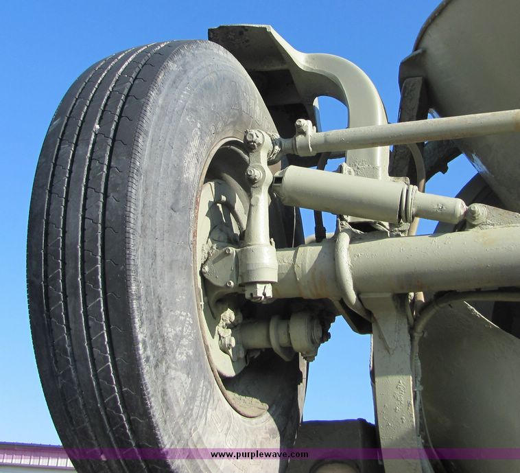 image for item 3423 1994 Ford LT8000 concrete truck