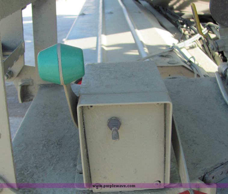 image for item 3423 1994 Ford LT8000 concrete truck