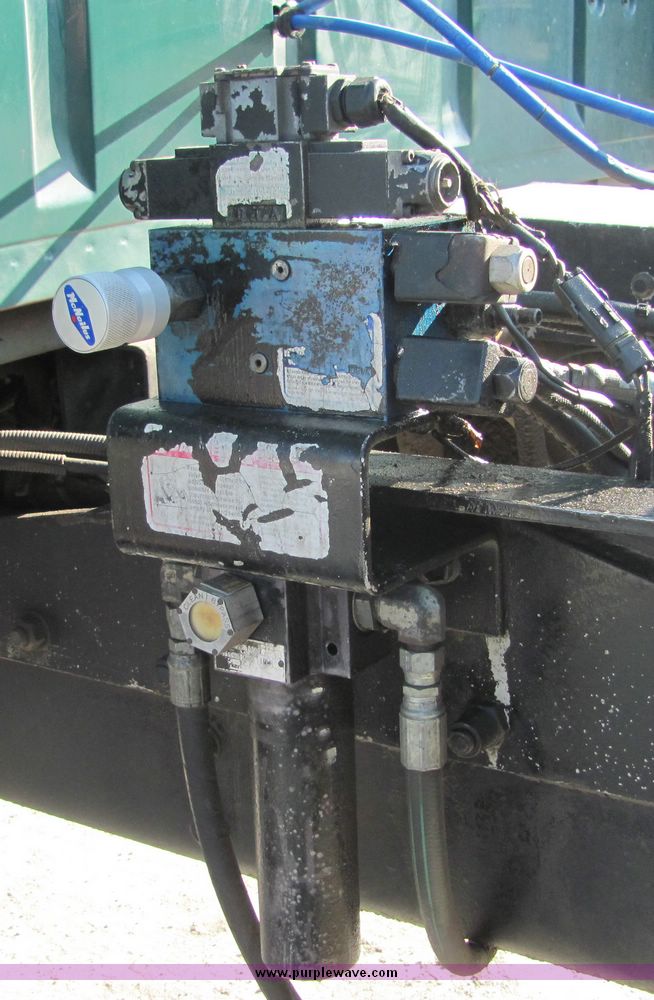 image for item 3423 1994 Ford LT8000 concrete truck