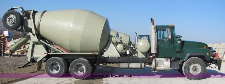 image for item 3424 1991 Mack concrete truck