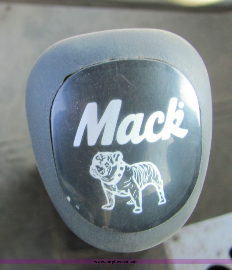 image for item 3424 1991 Mack concrete truck