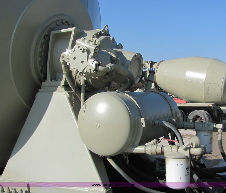 image for item 3424 1991 Mack concrete truck