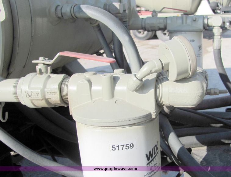 image for item 3424 1991 Mack concrete truck